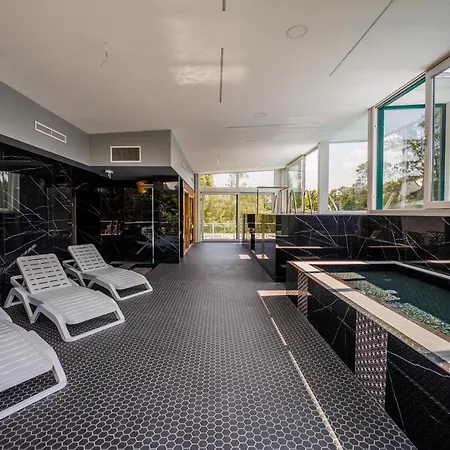 Bauhaus Penthouse Wellness شقة شيوفوك