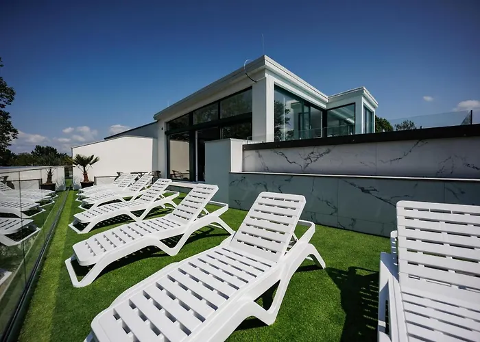 Bauhaus Penthouse Wellness Apartment *